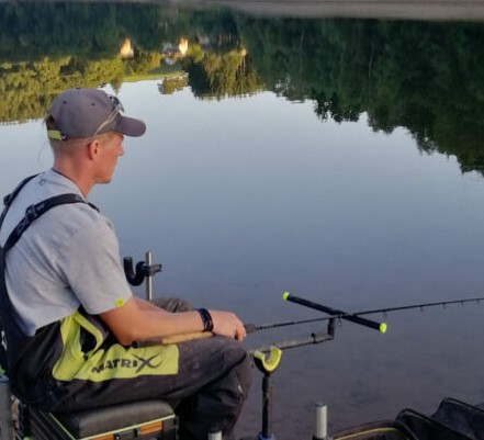 Pêche au feeder et au coup en Isère – La Cabane du Pêcheur<br />
