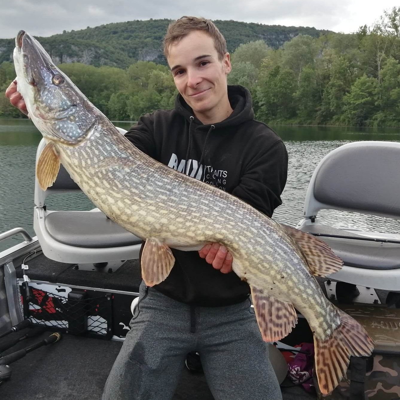 Matériel truite et carnassier en Isère – La Cabane du Pêcheur<br />
